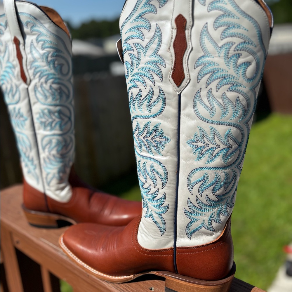 Women’s Ariat Futurity Two Tone Boots